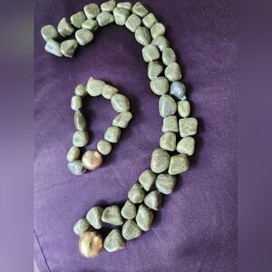 Elegant Claudia Loboa Green Stone Necklace and Bracelet Set